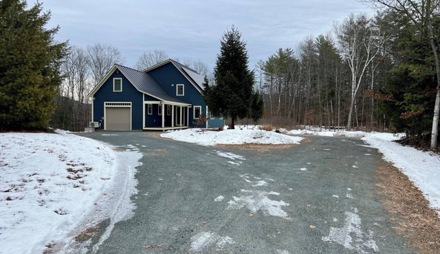 Cozy Quechee Getaway. Close to everything!