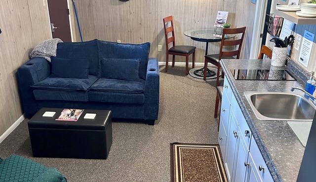 Cozy & Quiet Apartment Near Downtown