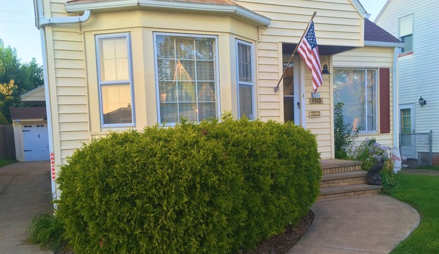 Cozy & Quiet beautiful 4 bedrooms , close to downtown, Cleve clinic