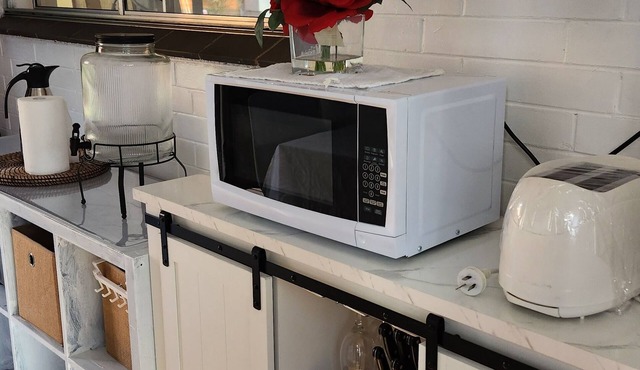 Cozy & Quiet Bungalow Retreat - Near Monash & The Glen