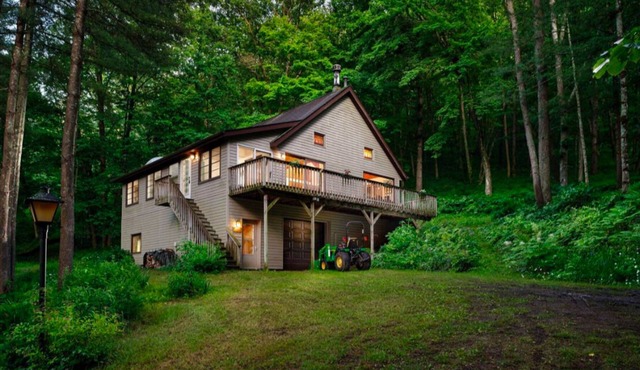 Cozy, quiet Cabin near Kickapoo River & Wildcat Mountain. Perfect for fisherman.