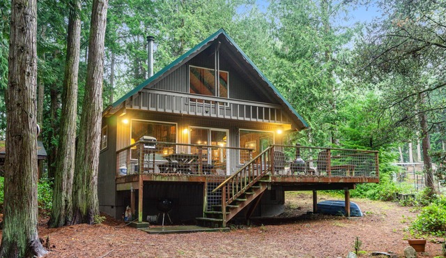 Cozy & Quiet Cabin w/Natural beauty - Prime Locale on Southern Lopez Island