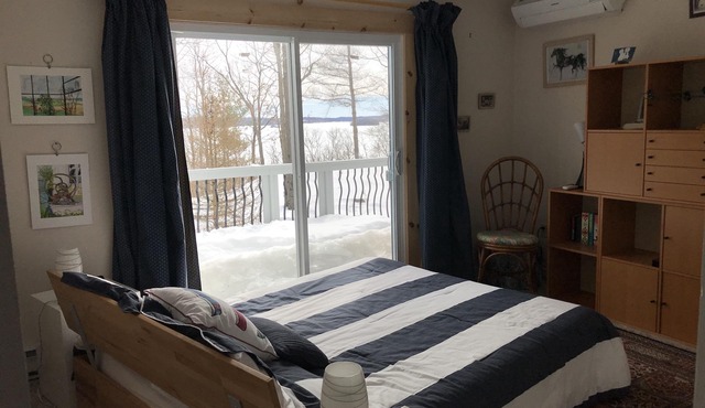 Cozy quiet cottage at Crow lake, direct access to lake