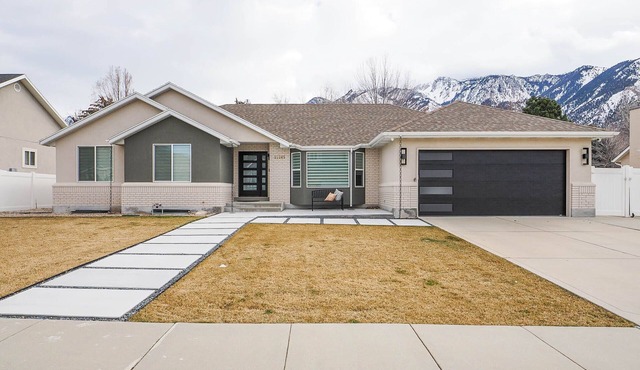 Cozy, Quiet East Bench Basement Apartment