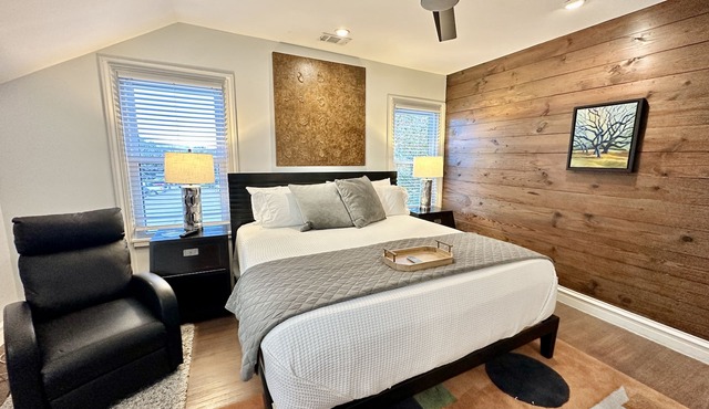 Cozy Quiet Home! PET FRIENDLY! Fall 2025 Special!