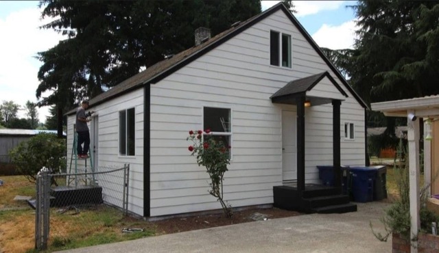 Cozy Quiet Maplewood Cottage - 1 minute from golf course