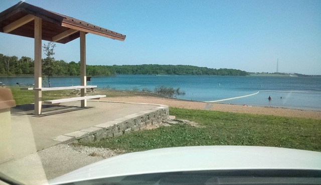 Cozy, quiet, peaceful cabin in the woods with easy close access to lake covelet.