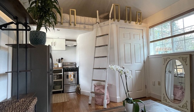 Cozy, quiet & private loft studio