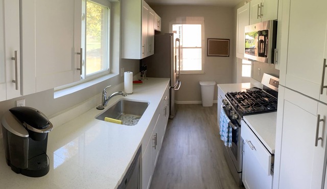 Cozy Quiet Ranch with Sprawling Yard