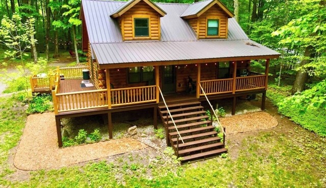 Cozy & Quiet Shanty Creek Log Cabin 3/4 mile from the Base of Schuss Mountain!