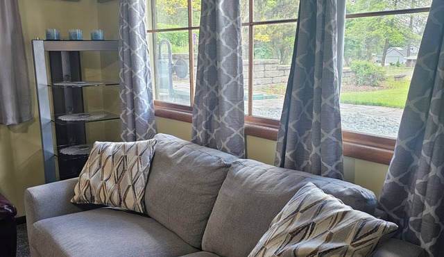 Cozy quiet Spokane home 5 minutes from downtown, across from Beautiful park