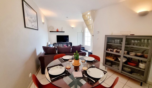 Cozy quiet townhouse with patio