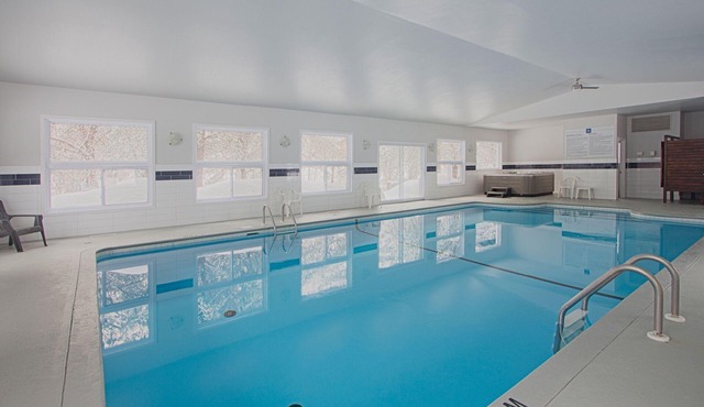 Cozy retreat Mountain View’s on Mont Sainte Anne, 1 bedroom condominium AC