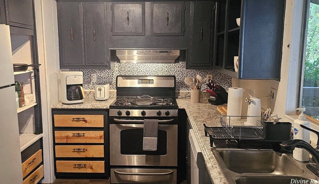 Cozy Ranch Mountain Getaway Close to Lakes & Pet friendly!