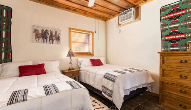 Cozy ranch guest house on 300 acre Ranch, pets oknBig Thicket National Preserve