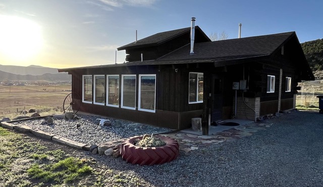 Cozy Ranch House on 46 Acres w/Spectacular Views