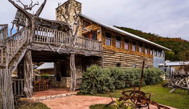 Cozy ranch in the Texas Hill Country with amazing cabins and breathtaking views!