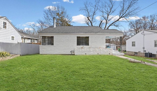 Cozy Ranch Retreat, near Liberty Triangle w/EV