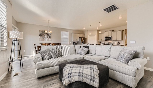 Cozy Ranch-Style Retreat Spacious & Serene
