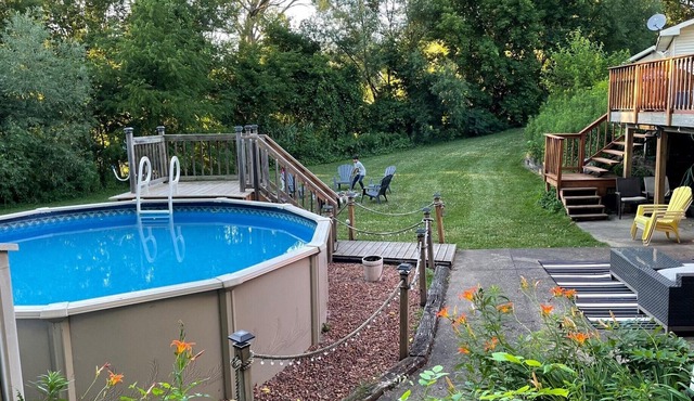 Cozy Ravine View Cottage in Wine Country! Hot Tub & Pool surrounded by Forest.