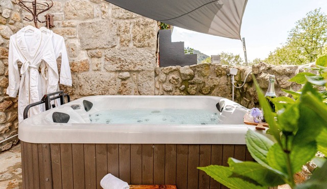Cozy Retreat with Optional Jacuzzi and Sauna in the Green Ardèche