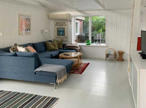 Cozy Red Cottage By Kalø Vig With Seaview