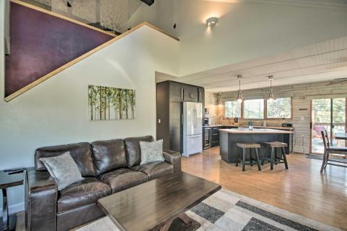 Cozy Red Feather Lakes Retreat w/Deck & Yard