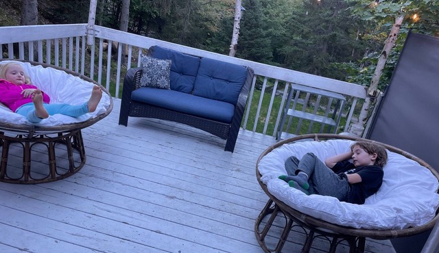 Cozy Reindeer Lodge in the Laurentians - 5 minutes to Skiing