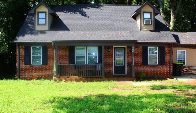 Cozy Relaxing 4-bedroom House in Forest Park