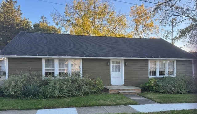 Cozy Relaxing Getaway ~ Private Yard ~ Smart TV ~ Family Friendly