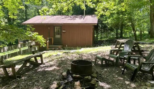 Cozy relaxing studio cabin # 7 , at Deep Woods Cabins