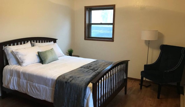 Cozy Remodeled Apartment near Green Bay & Appleton