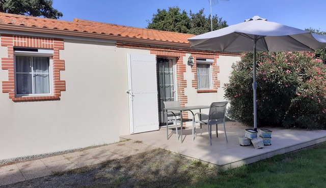 Cozy Renovated Cottage with SPA, Near Pornic, Family-Friendly, Wifi, Baby Gear Included