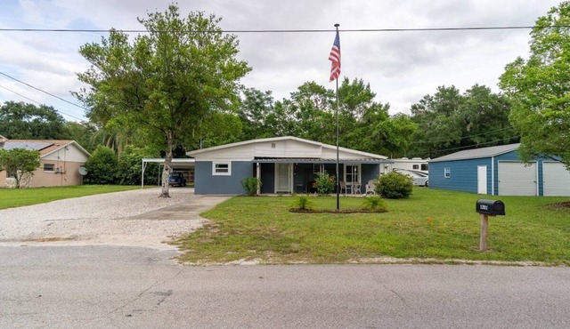 Cozy Renovated Retreat with Tranquil Outdoors