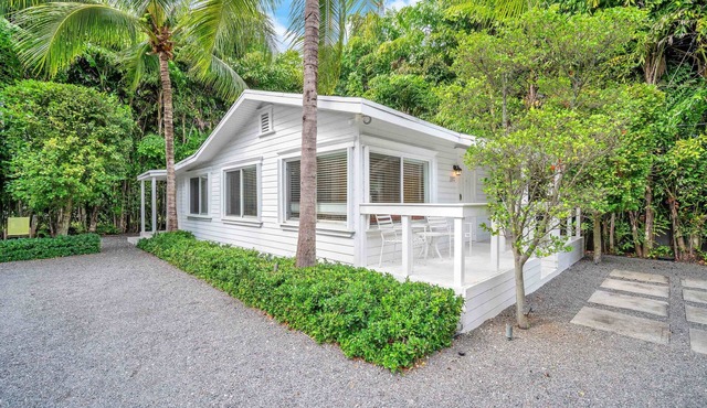Cozy Renovated Key West 2/1 Cottage in Coco Grove