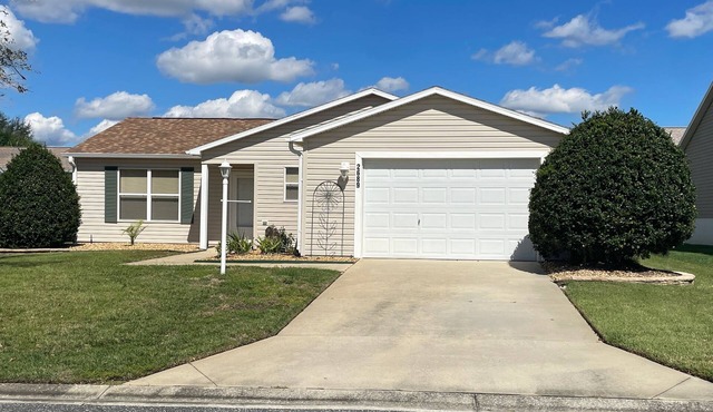 Cozy Rental in The Villages, Pet-Friendly, Close to Shopping & Golf Cart!
