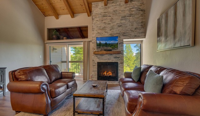 Cozy Retreat: 1 BR, 2 BA Condominium in Carnelian Bay, Sleeps 5