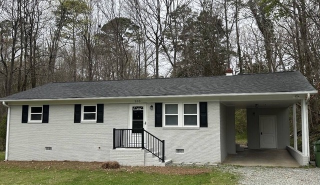 Cozy Retreat 203 - Private house, fully stocked for the whole family to enjoy!
