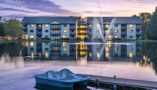 Cozy Retreat: 2BR King Suite @ Wyndham Tamarack