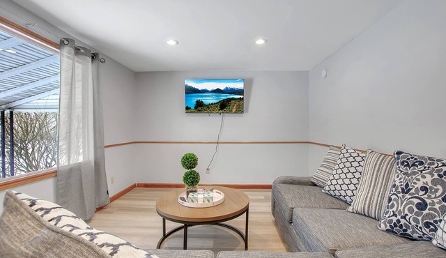 Cozy retreat 3 Bdr House