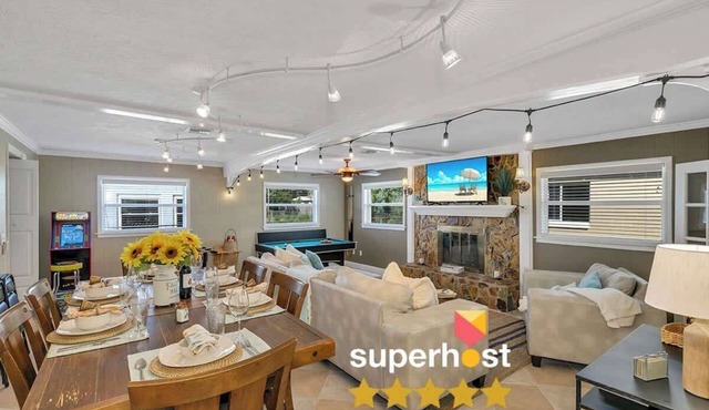 Cozy Retreat | 5 Star Location 5BR Home | Hot Tub, Grill