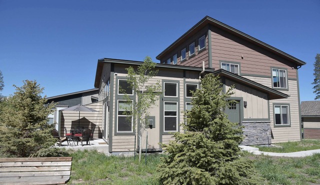 Cozy retreat and steps from trails, river, bus and easily walkable to downtown