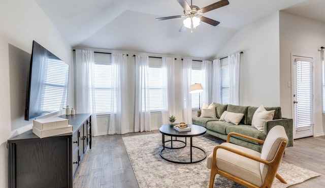 Cozy Retreat at 207 High Point Way in Justin, TX