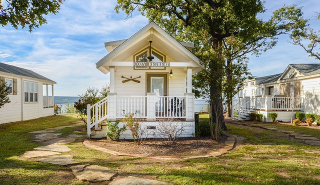 Cozy Retreat at CrossTimbers Marina