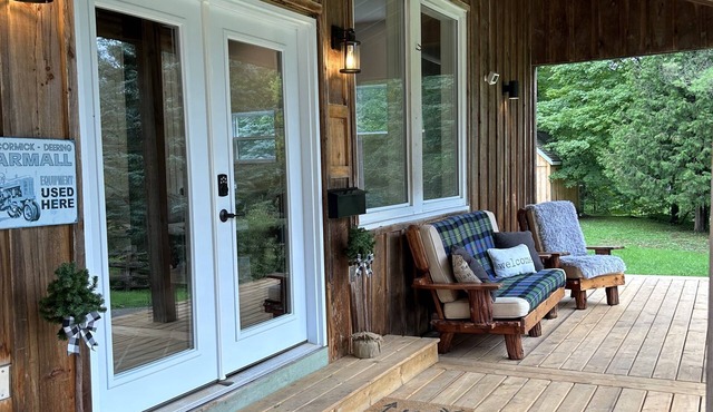 Cozy Retreat at the Flesherton Mill. Waterfall and River included;-) n