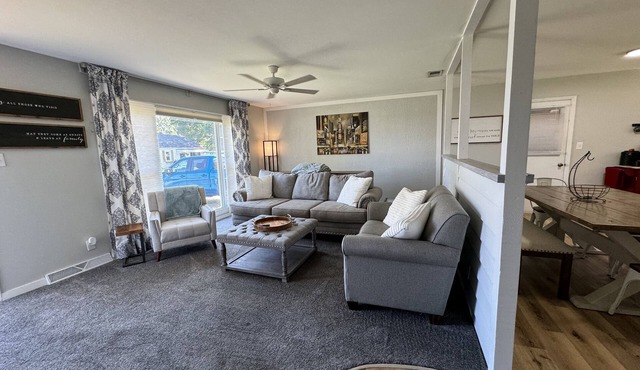 Cozy Retreat Historic St. Peters