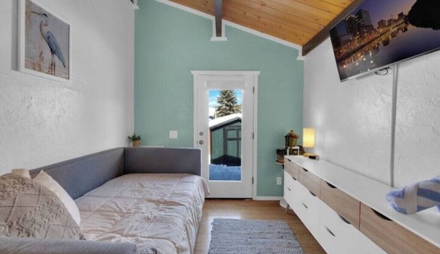 Cozy Retreat Hot Tub Firepit Pet-Friendly