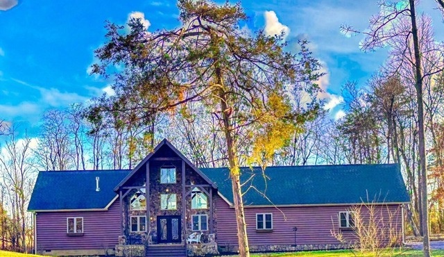 Cozy Retreat - Hot tub - Fire Pit - Game Room - 4 King Bedrooms