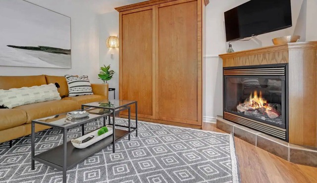 Cozy Retreat in Mont. St. Marie - 2 Queen Beds (Pet-Friendly!)