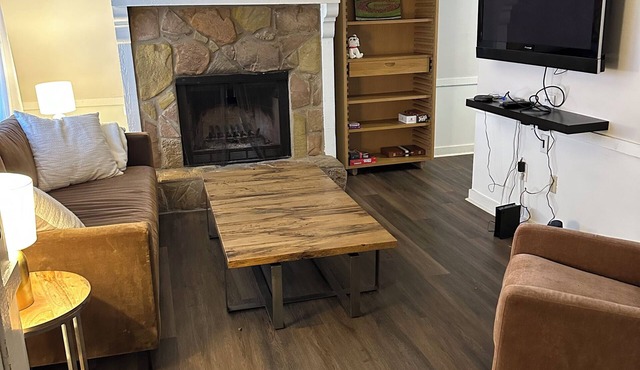 Cozy retreat in Athens - convenient location, walk to Five Points, close to UGA.